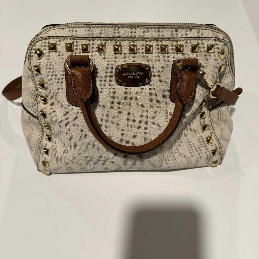 Micheal Kors Logo Hand Bag With Crossbody Strap